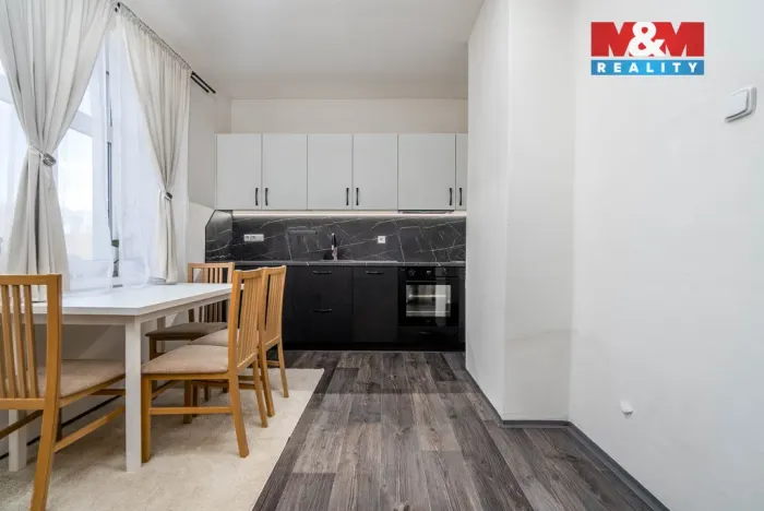 Prodej činžovního domu, Dymokury, Lesní, 280 m2