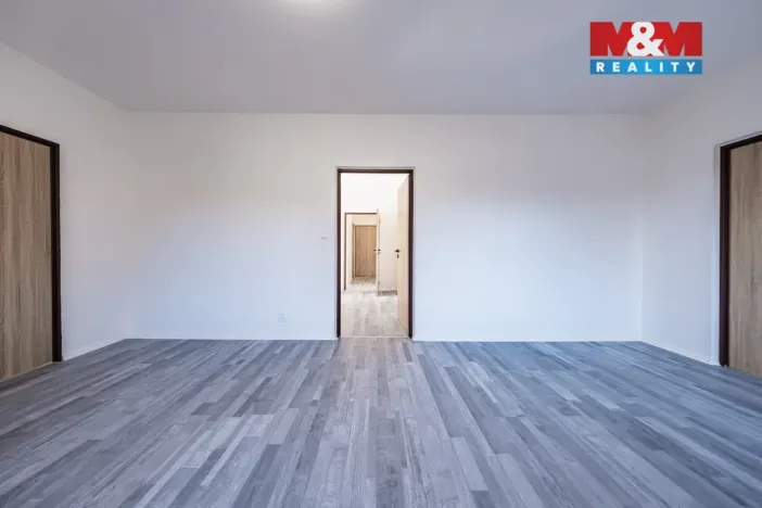 Prodej bytu 4+1, Volary, Sídl. Míru, 80 m2