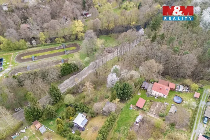 Prodej zahrady, Plasy, 860 m2