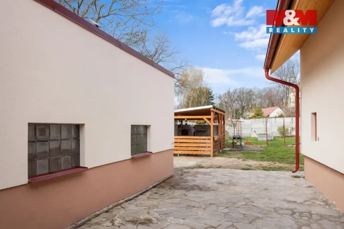 Prodej rodinného domu, Peruc - Černochov, 288 m2