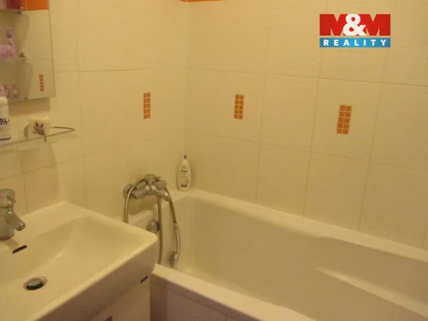 Pronájem bytu 2+1, Olomouc - Nové Sady, Velkomoravská, 56 m2