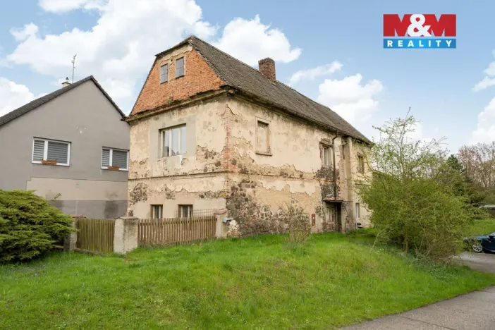 Prodej rodinného domu, Hostomice, Školní náměstí, 150 m2