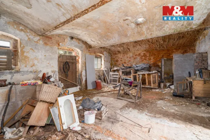 Prodej rodinného domu, Hostomice, Školní náměstí, 150 m2