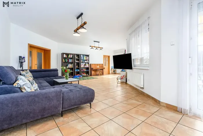 Prodej rodinného domu, Praha - Písnice, V zákopech, 294 m2