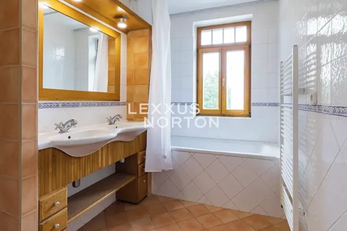 Pronájem rodinného domu, Praha - Nebušice, Malý dvůr, 250 m2