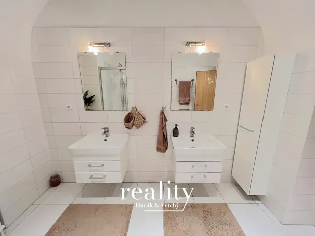 Pronájem bytu 2+kk, Znojmo, Na Kopečku, 79 m2