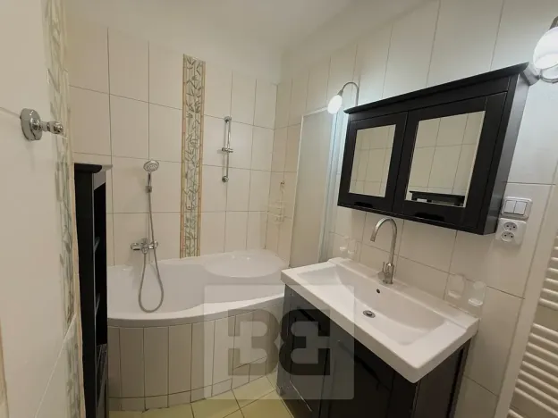 Pronájem bytu 3+1, Praha - Vršovice, Slovinská, 98 m2