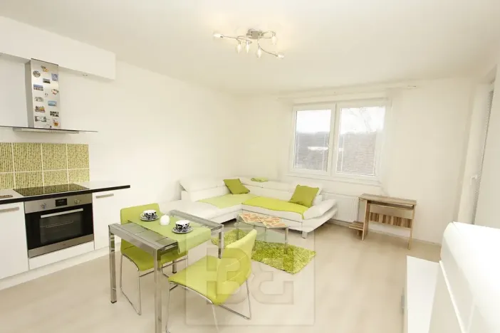 Pronájem bytu 2+kk, Praha - Uhříněves, U uhříněveské obory, 47 m2