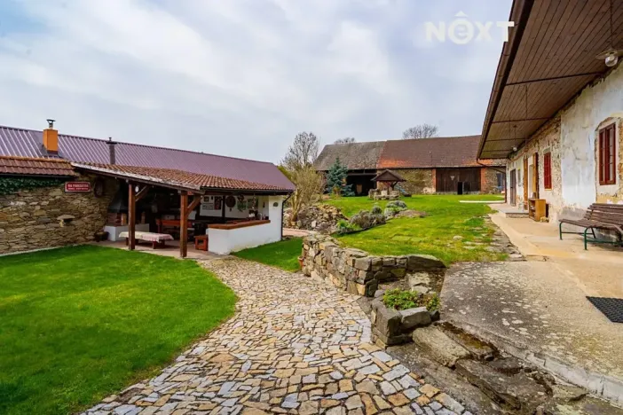 Prodej rodinného domu, Chrášťany, 560 m2