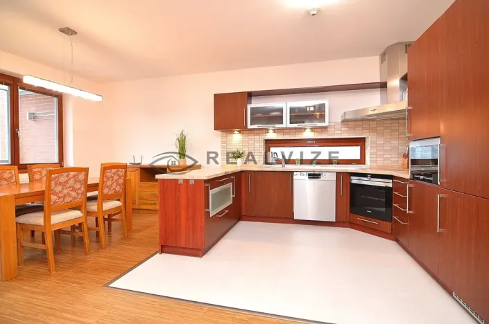 Pronájem bytu 3+kk, České Budějovice, Pasovská, 84 m2