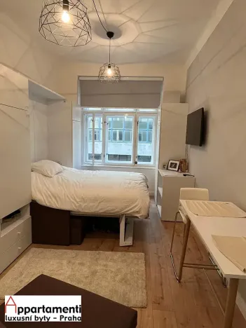 Pronájem bytu 1+kk, Praha - Holešovice, Heřmanova, 26 m2