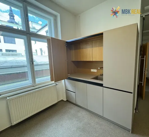 Pronájem kanceláře, Brno, Jakubské náměstí, 71 m2