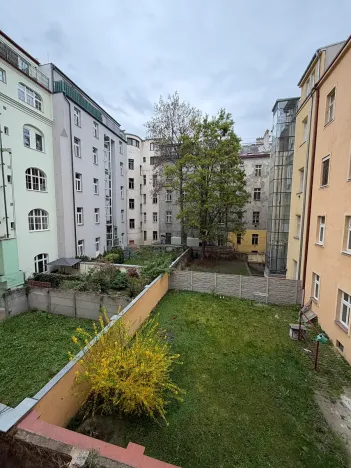 Pronájem bytu 2+kk, Praha - Karlín, Kaizlovy sady, 37 m2