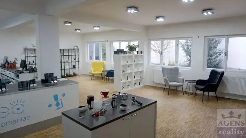 Pronájem kanceláře, Praha - Holešovice, Dobrovského, 362 m2