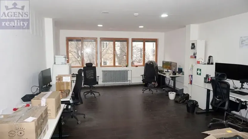 Pronájem kanceláře, Praha - Holešovice, Dobrovského, 362 m2