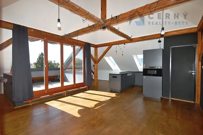 Pronájem bytu 2+kk, Liberec, Zborovská, 70 m2