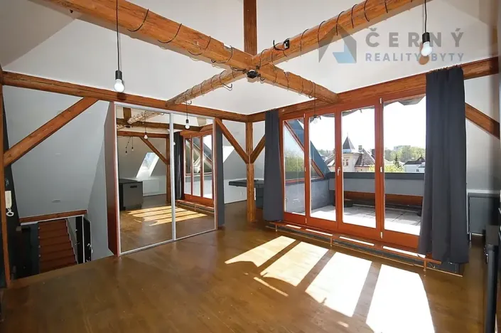 Pronájem bytu 2+kk, Liberec, Zborovská, 70 m2