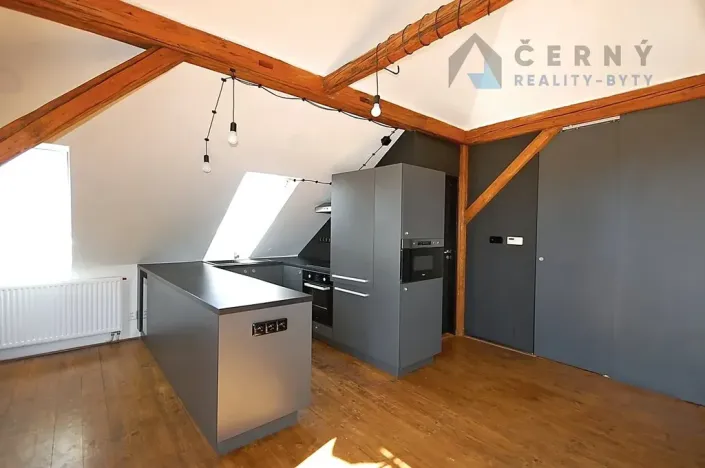 Pronájem bytu 2+kk, Liberec, Zborovská, 70 m2