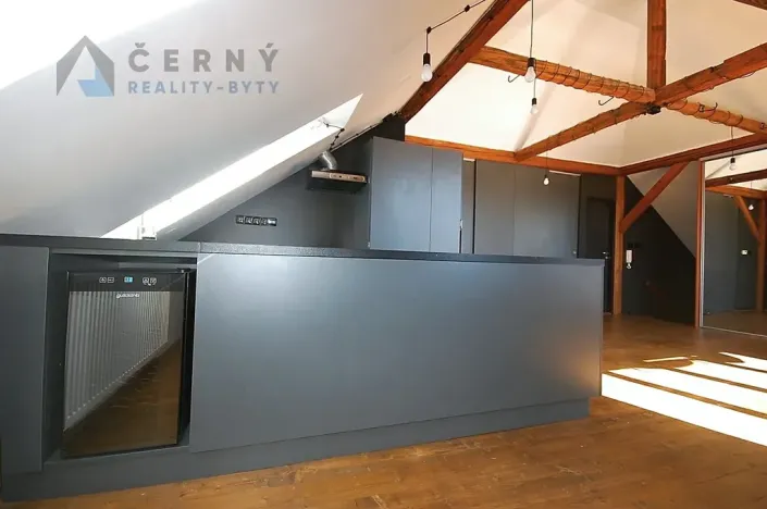 Pronájem bytu 2+kk, Liberec, Zborovská, 70 m2