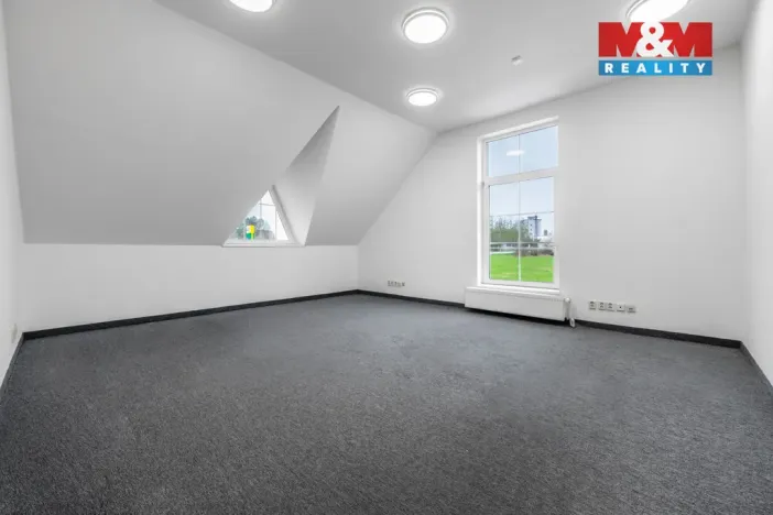 Pronájem kanceláře, Domažlice - Bezděkovské Předměstí, Masarykova, 138 m2