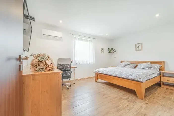 Prodej rodinného domu, Cvrčovice, 168 m2