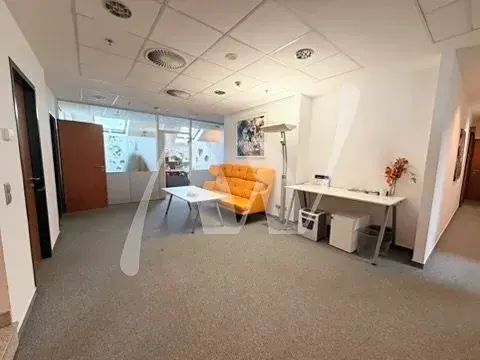 Pronájem kanceláře, Praha - Nové Město, náměstí Republiky, 769 m2