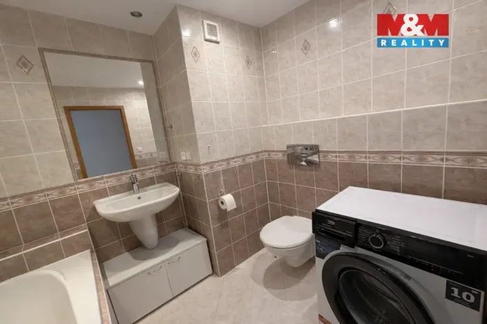 Pronájem bytu 2+1, Louny, Školní, 63 m2