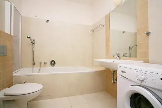 Pronájem kanceláře, Praha - Smíchov, Štefánikova, 168 m2