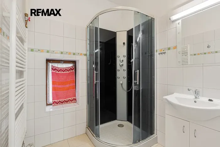 Prodej rodinného domu, Zlosyň, 307 m2