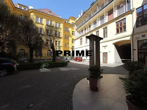 Pronájem kanceláře, Praha - Smíchov, Štefánikova, 168 m2