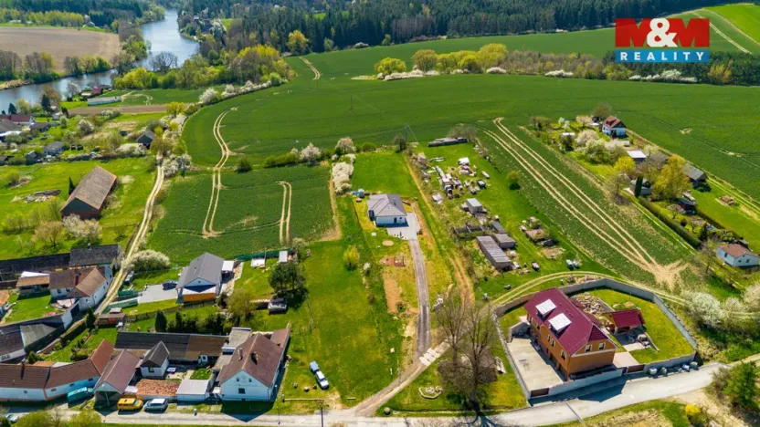 Prodej pozemku pro bydlení, Týn nad Vltavou - Hněvkovice na levém břehu Vltavy, 1869 m2