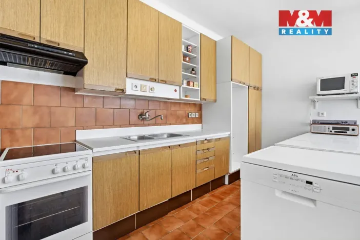 Prodej rodinného domu, Dobrovice, Komenského, 431 m2