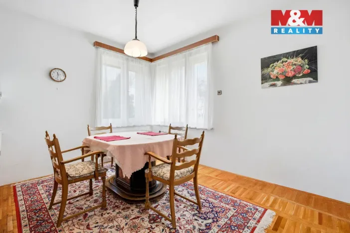 Prodej rodinného domu, Dobrovice, Komenského, 431 m2