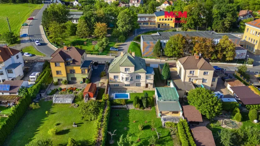 Prodej rodinného domu, Dobrovice, Komenského, 431 m2