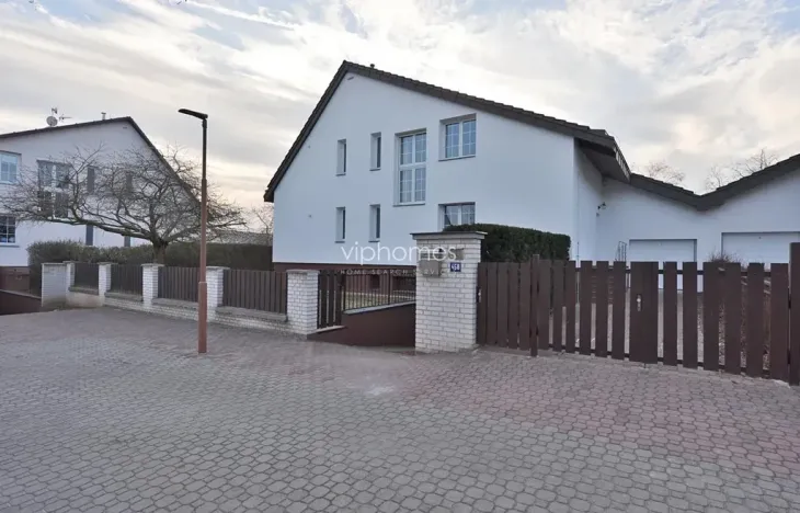 Pronájem vily, Průhonice, Sadová, 350 m2