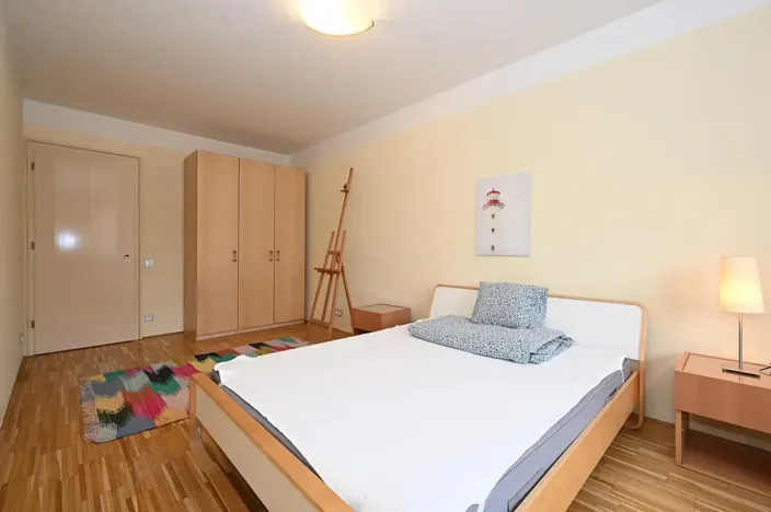Pronájem bytu 2+kk, Praha - Karlín, Rohanské nábřeží, 77 m2