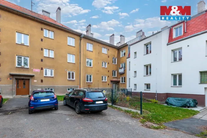 Prodej bytu 3+1, Karlovy Vary - Dvory, Lipová, 62 m2