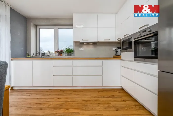 Prodej rodinného domu, Pardubice - Dražkovice, 250 m2