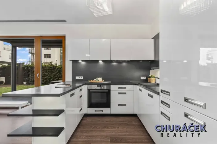 Prodej bytu 3+kk, Praha - Hrdlořezy, V třešňovce, 287 m2