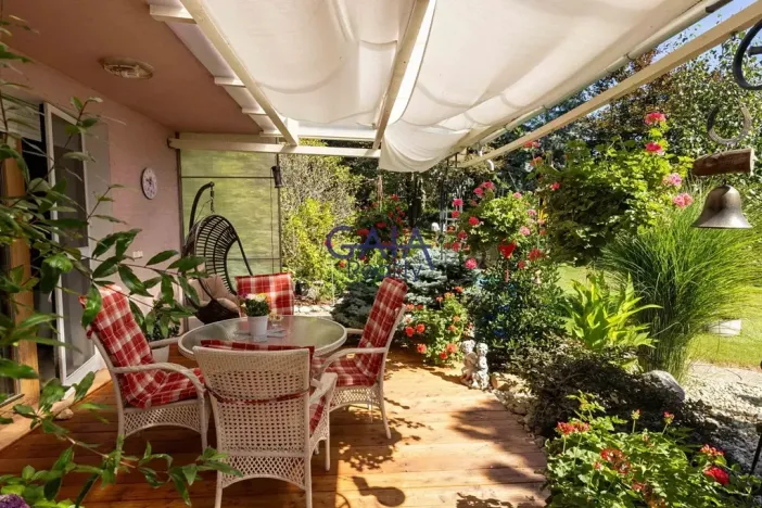 Prodej rodinného domu, Strážovice, 354 m2