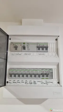 Prodej bytu 2+1, Tmaň, 42 m2