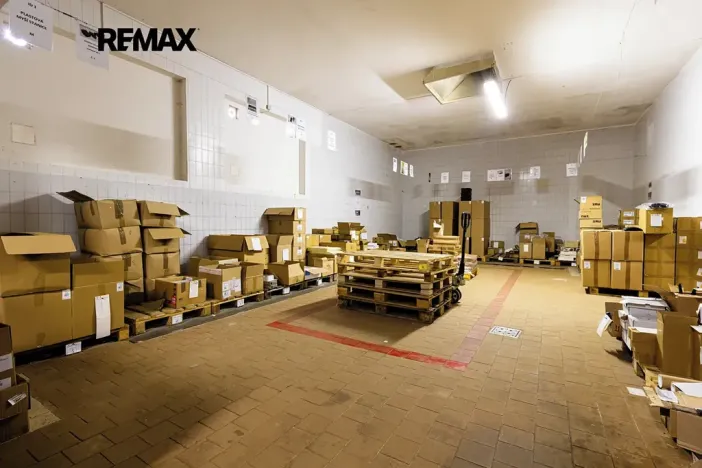 Prodej skladu, Hořovice, nábřeží Hynka Šlosara, 4000 m2