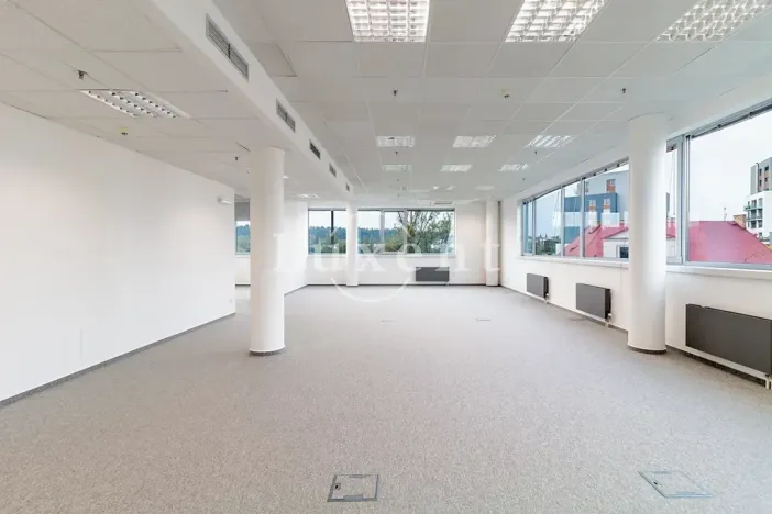 Pronájem kanceláře, Praha - Holešovice, Jankovcova, 291 m2