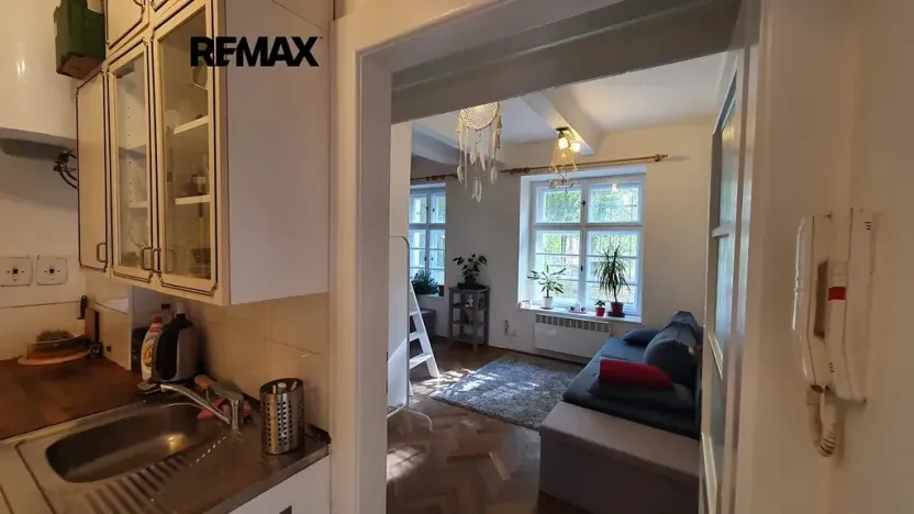 Pronájem bytu 1+kk, Praha - Střešovice, Na Malovance, 24 m2