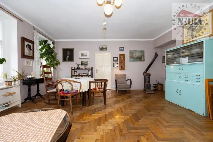 Prodej rodinného domu, Dobříš, Mírové náměstí, 451 m2