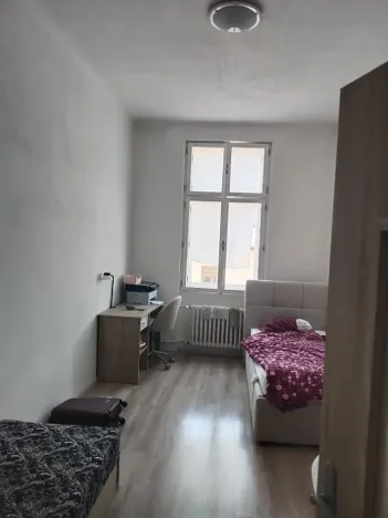 Pronájem pokoje, Olomouc, Horní náměstí, 70 m2