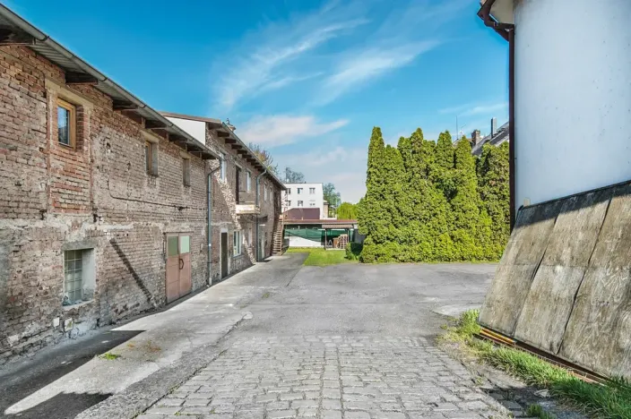 Prodej obchodního prostoru, Kolín, Roháčova, 340 m2