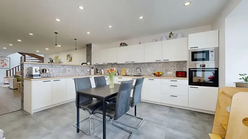 Prodej rodinného domu, Hradešín, 207 m2