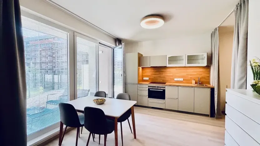 Pronájem bytu 1+kk, Praha - Vysočany, Gerstelova, 41 m2