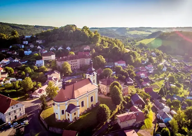 Prodej pozemku pro bydlení, Pecka, 1250 m2